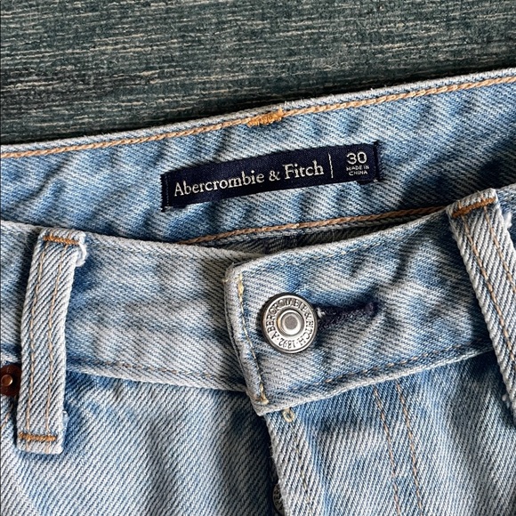 Abercrombie & Fitch Light Blue Denim Jeans - Picture 7 of 8